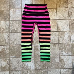 EUC K-DEER neon stripe mid-calf leggings